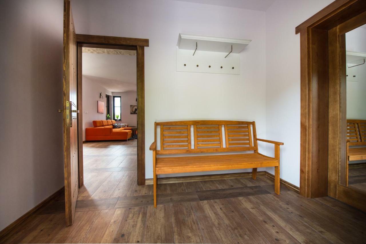 Apartmán Dwor U Papuga Ruciane-Nida Exteriér fotografie